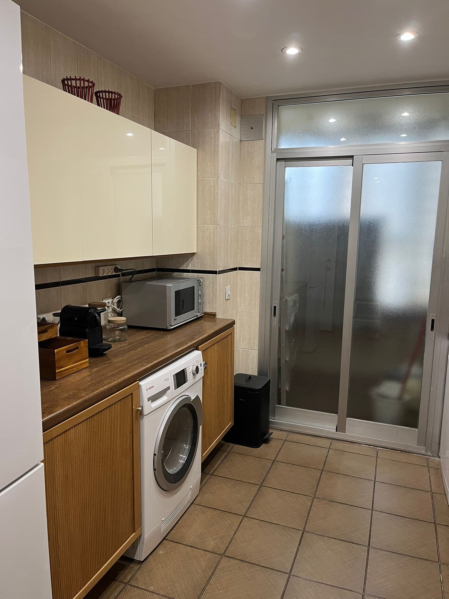 Kitchen professional lighting optimization